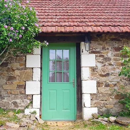 La Rhue Gites - Jacuzzi Holiday home Jumilhac-le-Grand